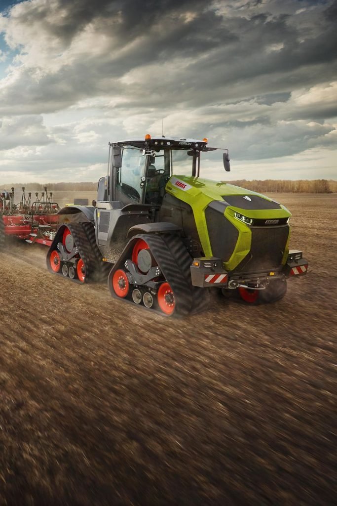 large-tractors-stage-image